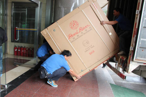 老新镇钢琴贵重工艺品无忧运